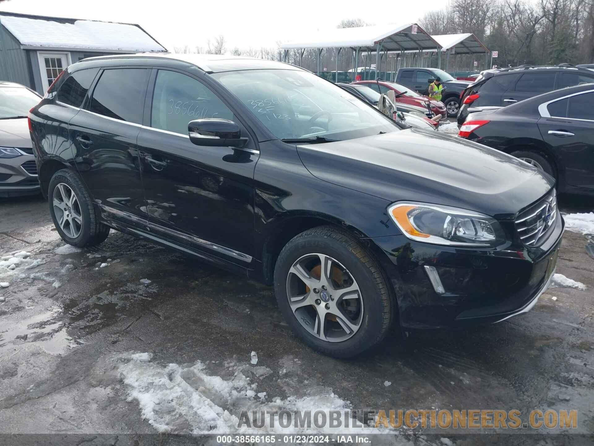 YV4902RMXF2649064 VOLVO XC60 2015