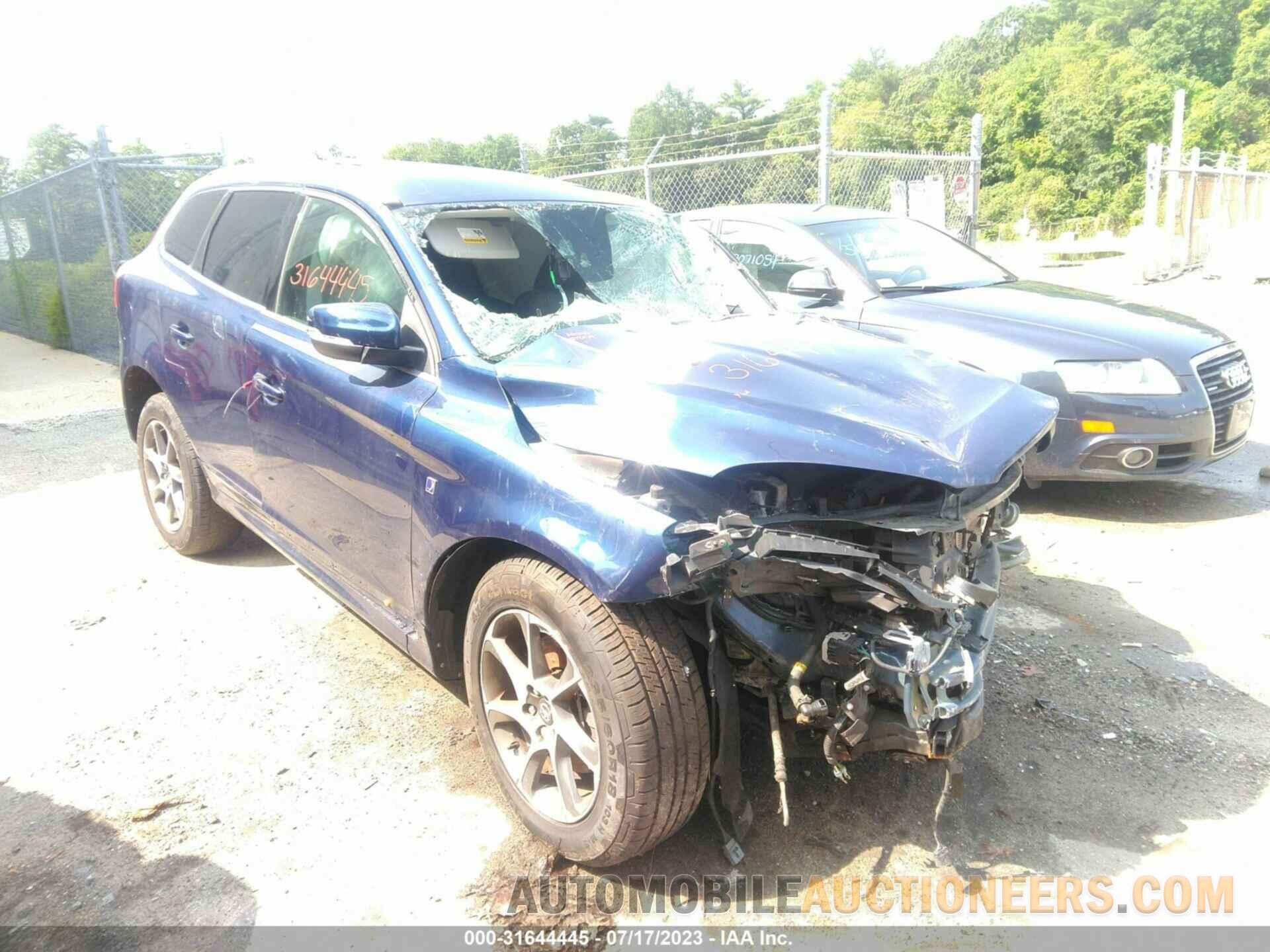 YV4902RV0F2716358 VOLVO XC60 2015