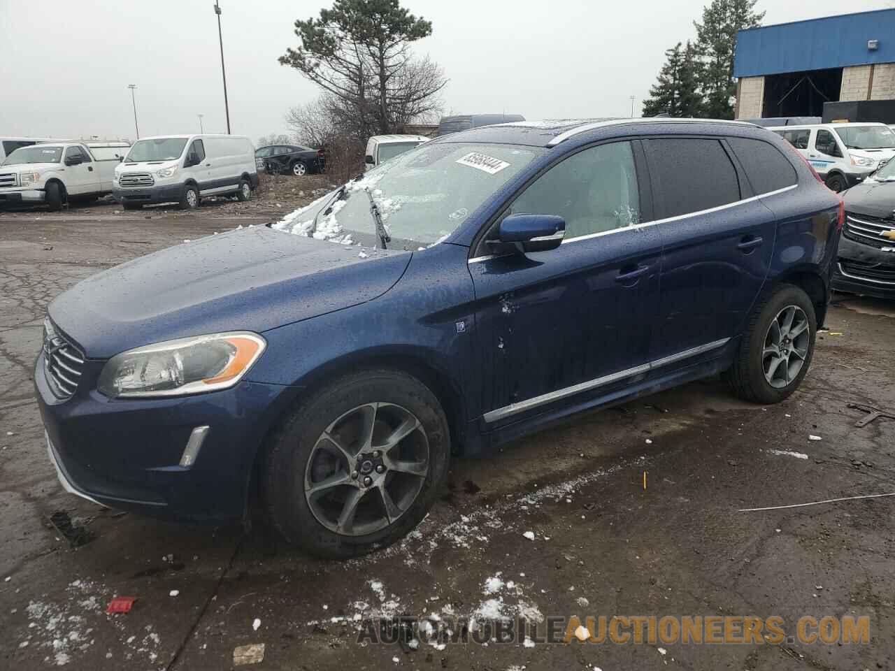 YV4902RV2F2703093 VOLVO XC60 2015