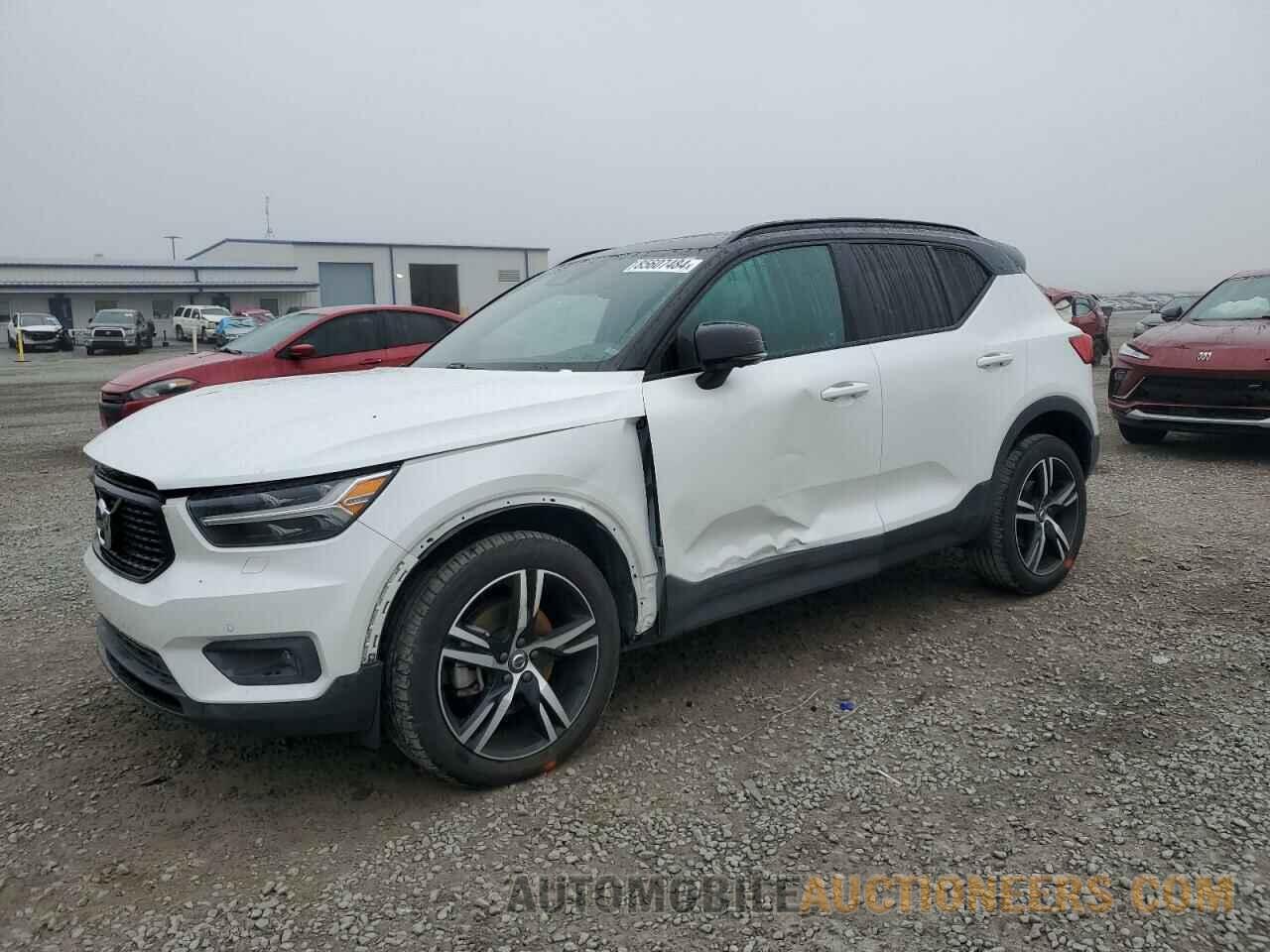 YV4AC2HM3L2261238 VOLVO XC40 2020