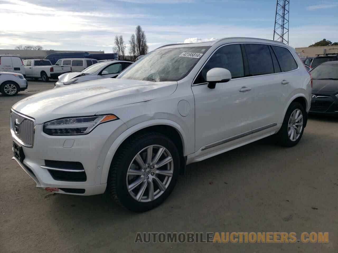 YV4BC0PLXH1132461 VOLVO XC90 2017