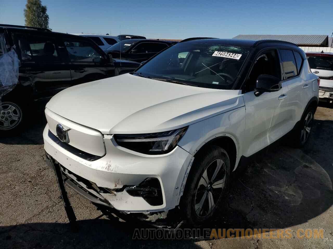 YV4ED3UL8P2106322 VOLVO XC40 2023