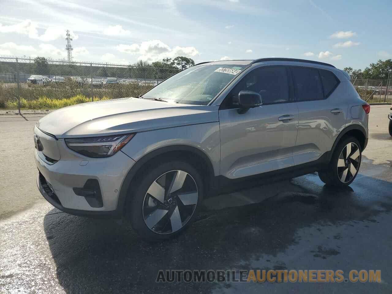 YV4ED3UM0P2111622 VOLVO XC40 2023