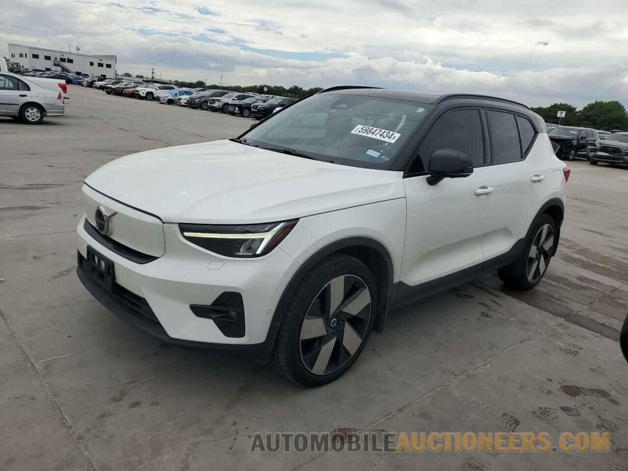 YV4ED3UM1P2957547 VOLVO XC40 2023