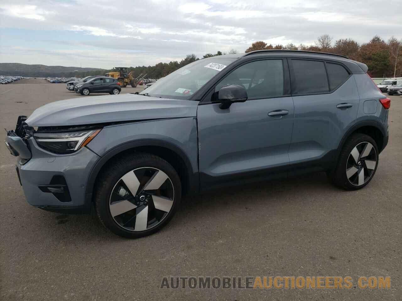 YV4ED3UM6P2038529 VOLVO XC40 2023