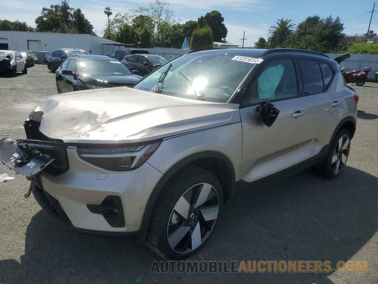 YV4ED3UM9P2991025 VOLVO XC40 2023