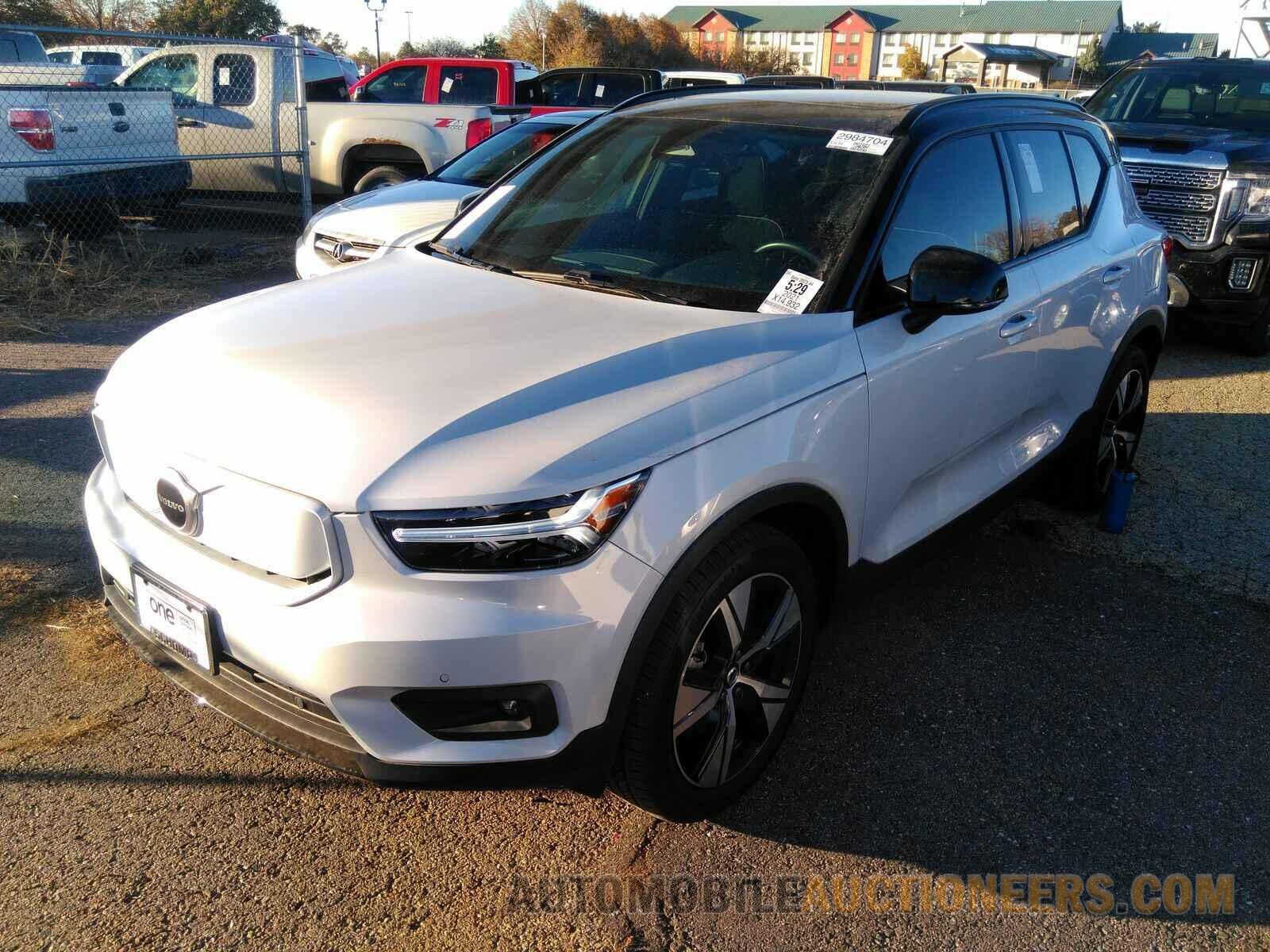 YV4ED3UR8M2579413 Volvo XC40 2021