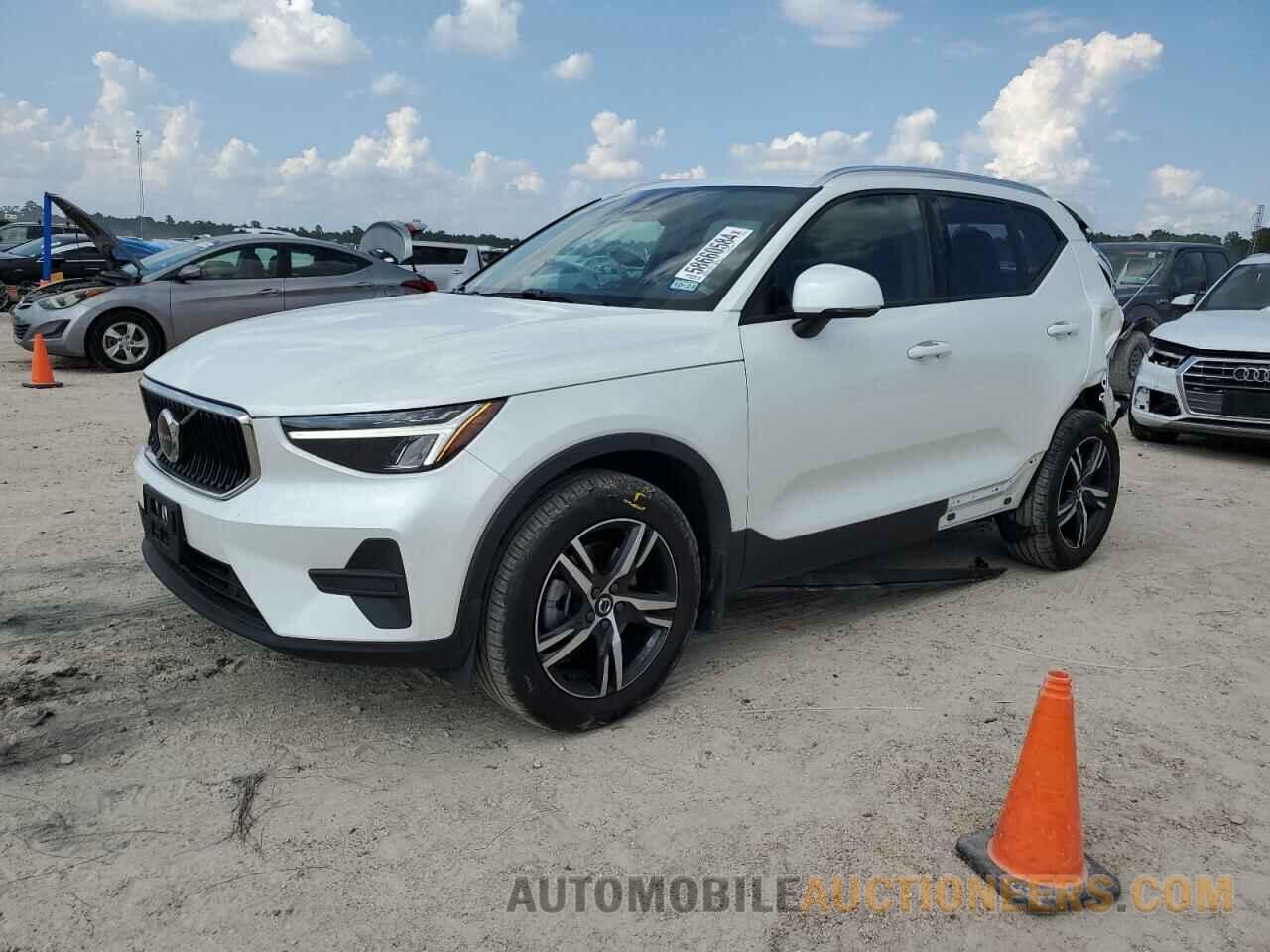 YV4K92HK7P2941862 VOLVO XC40 CORE 2023