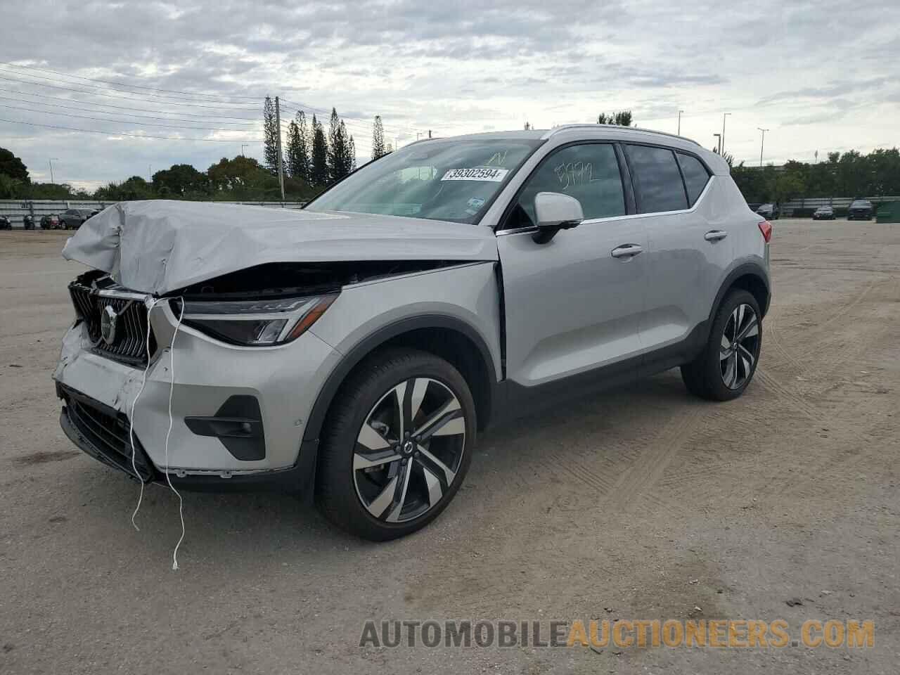 YV4L12UE1P2072283 VOLVO XC40 PLUS 2023