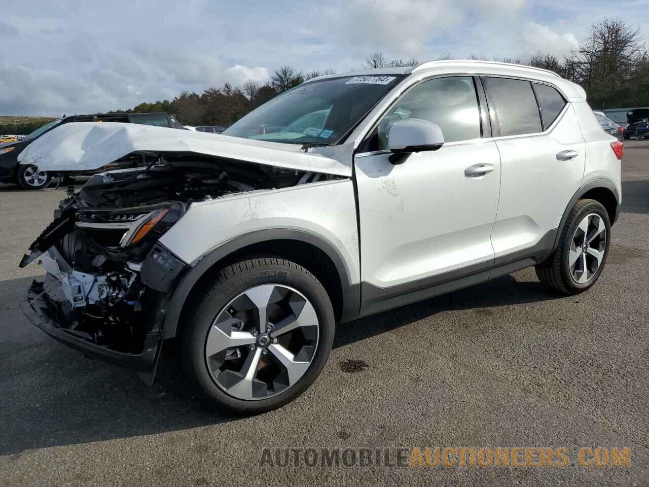 YV4L12UE2R2300567 VOLVO XC40 PLUS 2024