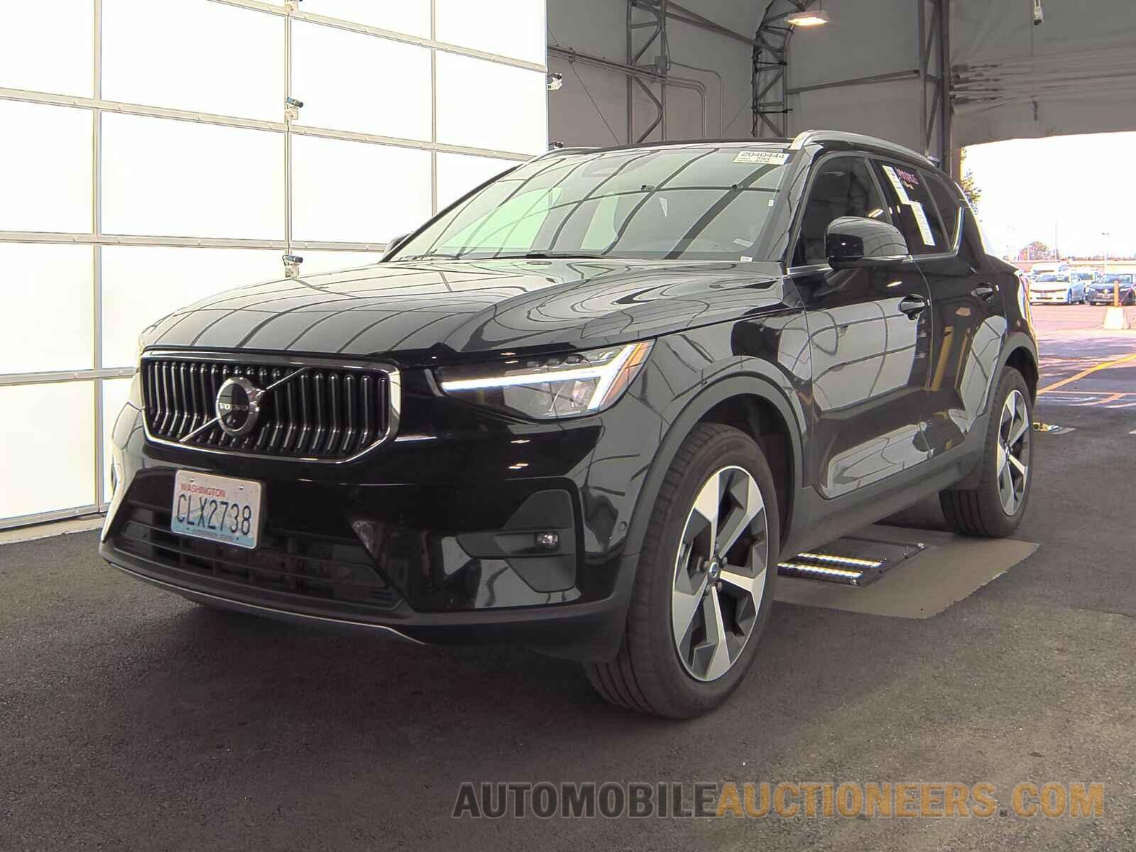 YV4L12UE4R2340200 Volvo XC40 2024