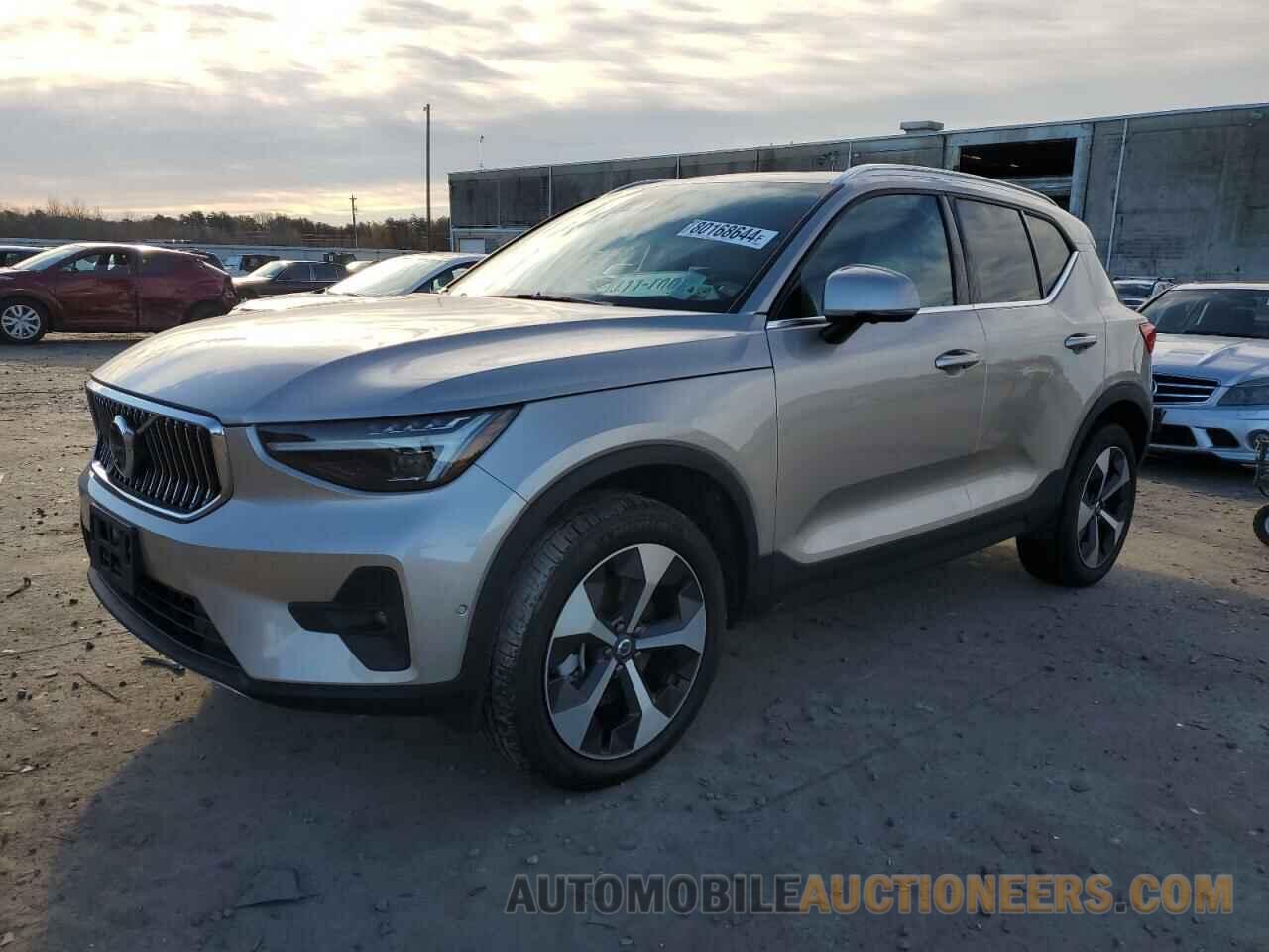 YV4L12UE4R2344716 VOLVO XC40 PLUS 2024