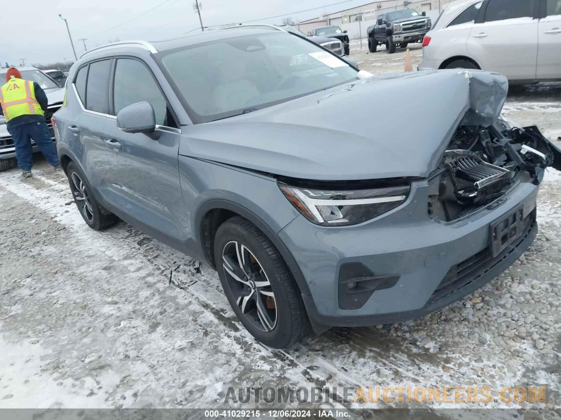 YV4L12UE6P2047721 VOLVO XC40 2023