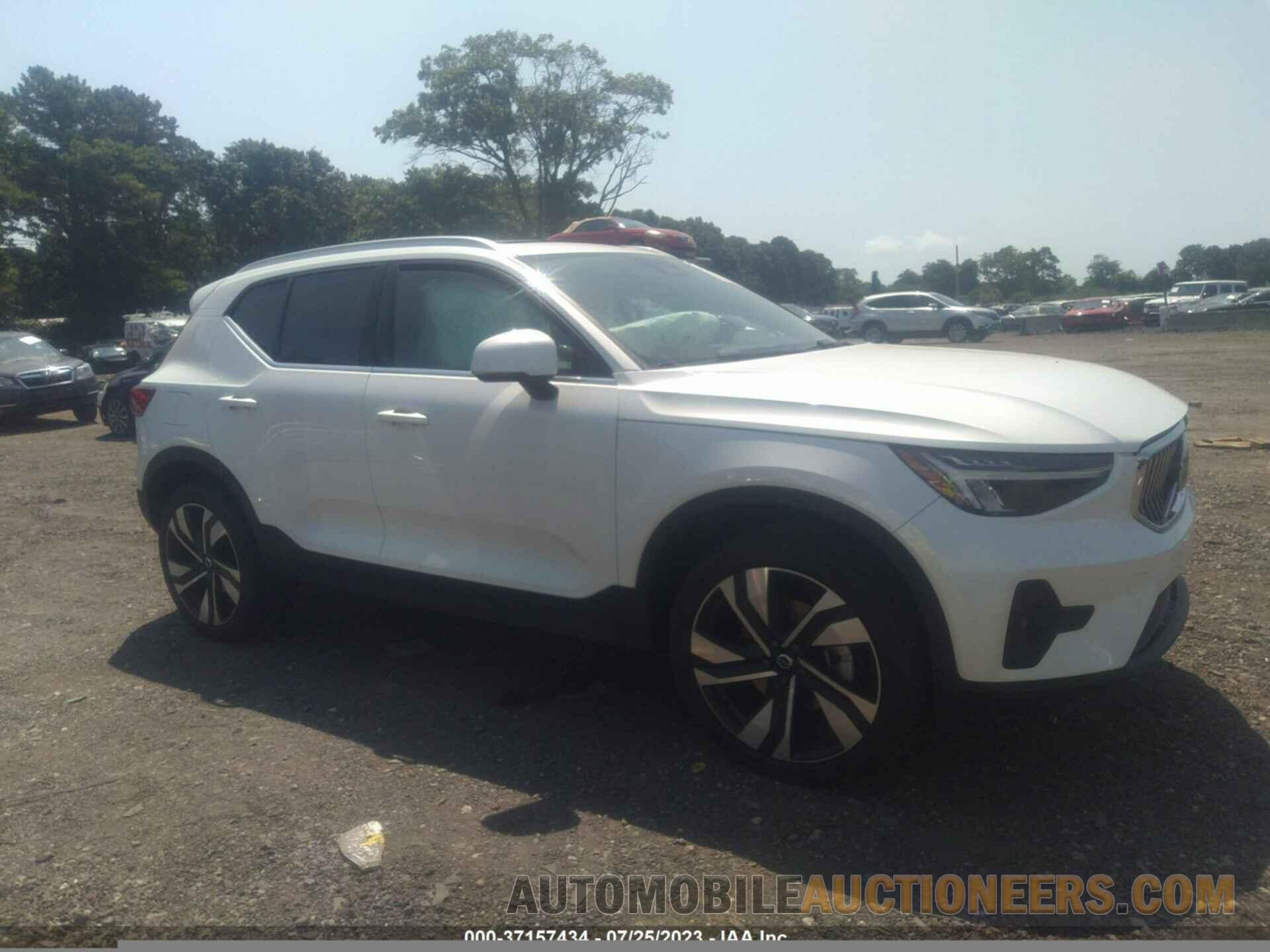 YV4L12UE6P2050196 VOLVO XC40 2023