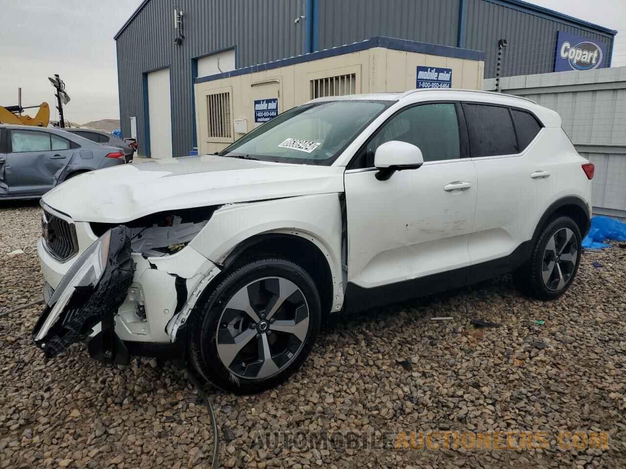 YV4L12UE9S2480975 VOLVO XC40 PLUS 2025