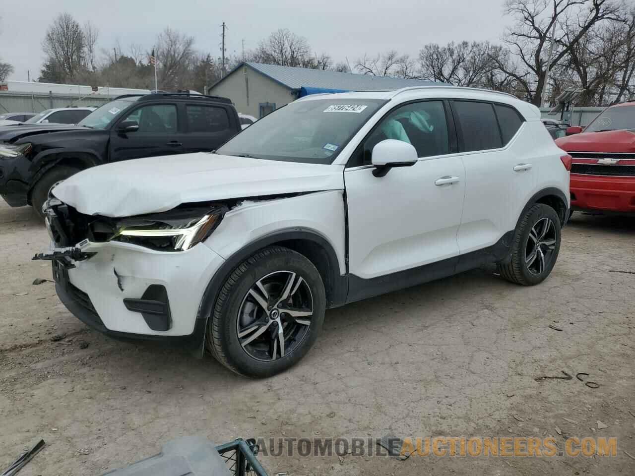 YV4L12UJ5S2474734 VOLVO XC40 CORE 2025