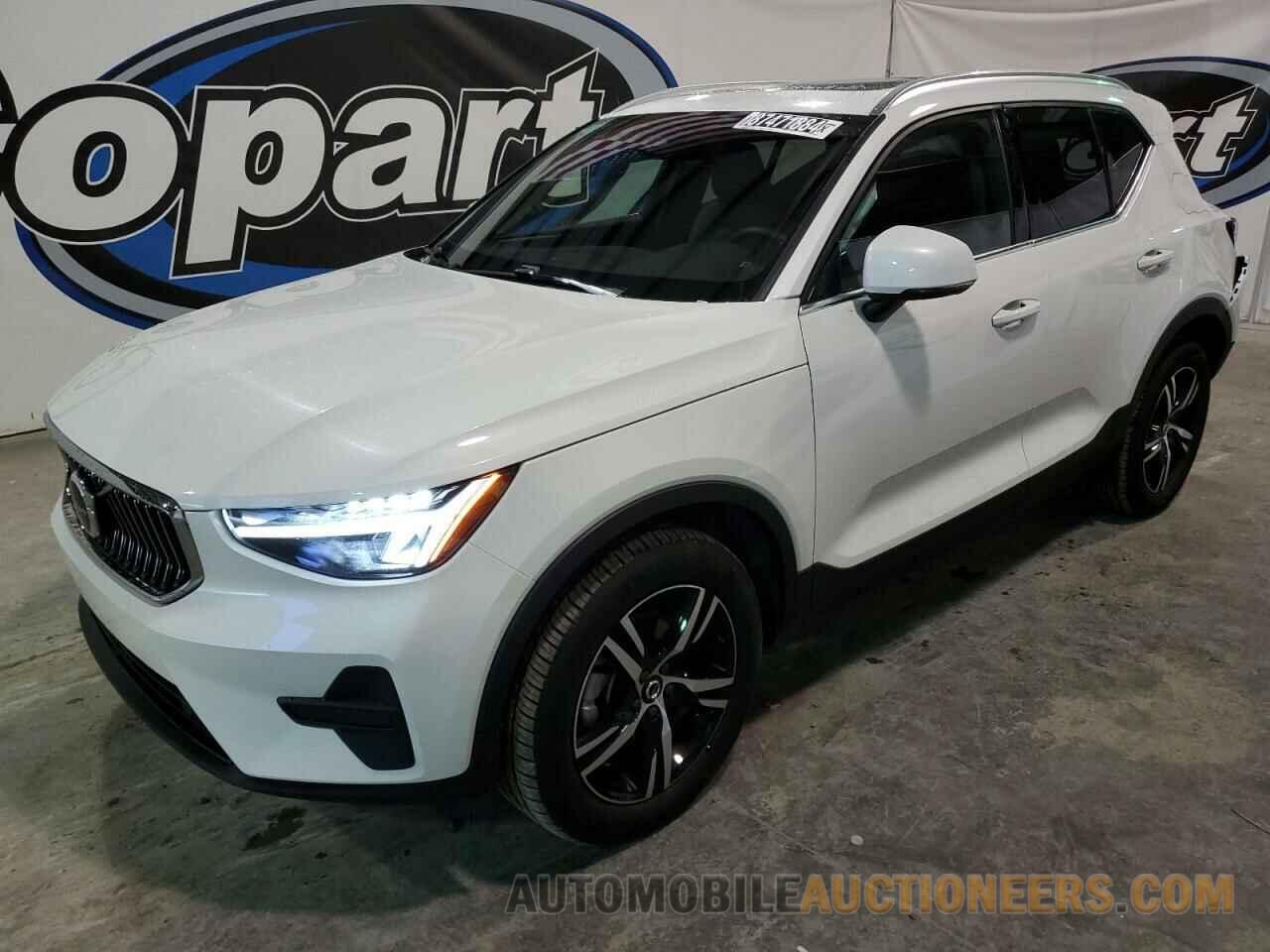 YV4L12UJ8S2473304 VOLVO XC40 CORE 2025