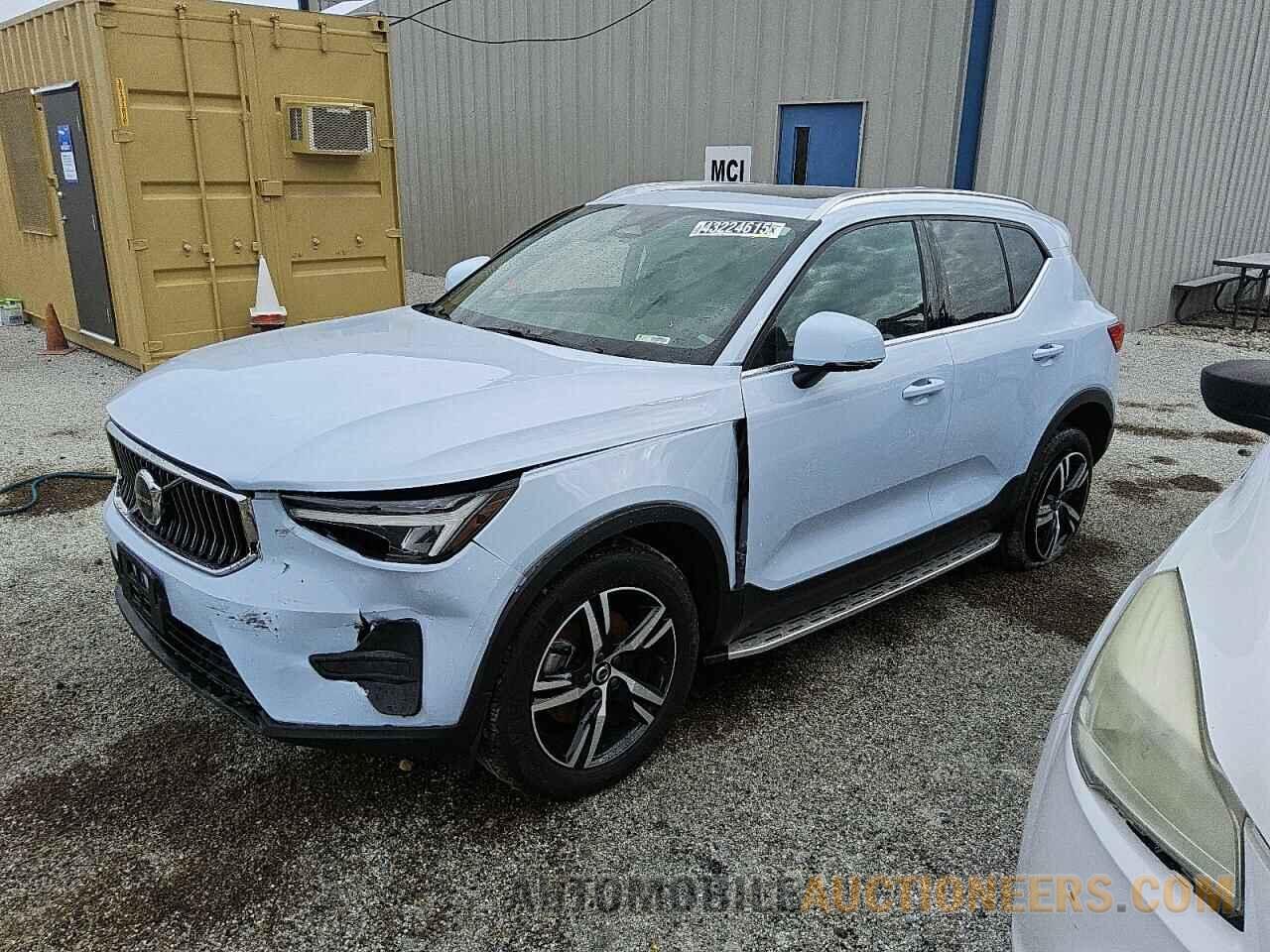 YV4L12UK0R2281412 VOLVO XC40 CORE 2024