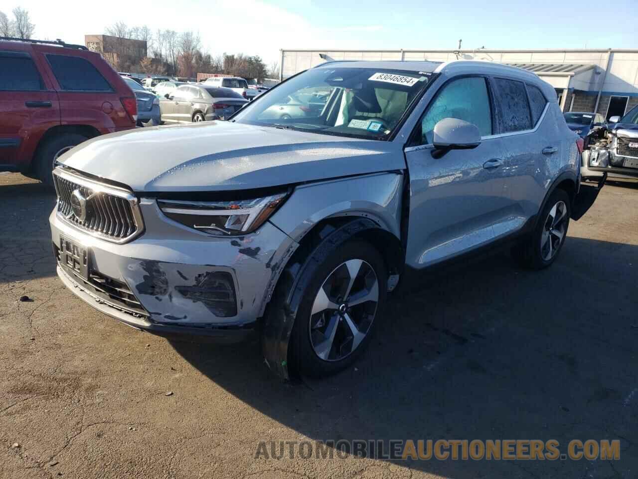 YV4L12UK1R2233367 VOLVO XC40 CORE 2024