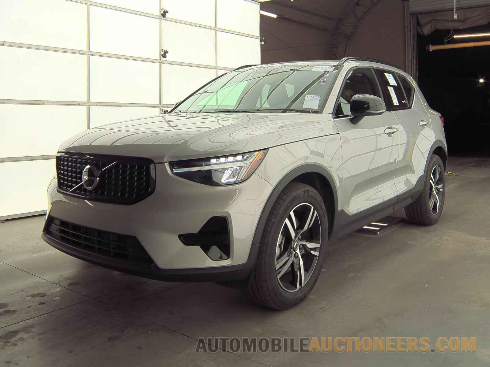 YV4L12UK1R2326082 Volvo XC40 2024