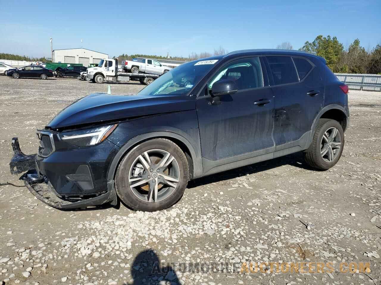 YV4L12UK2P2054557 VOLVO XC40 CORE 2023