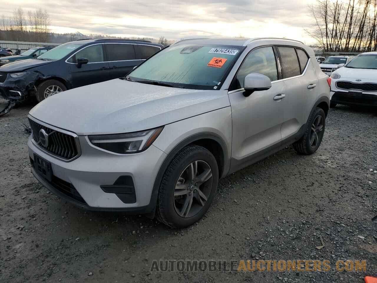 YV4L12UK3R2343188 VOLVO XC40 CORE 2024