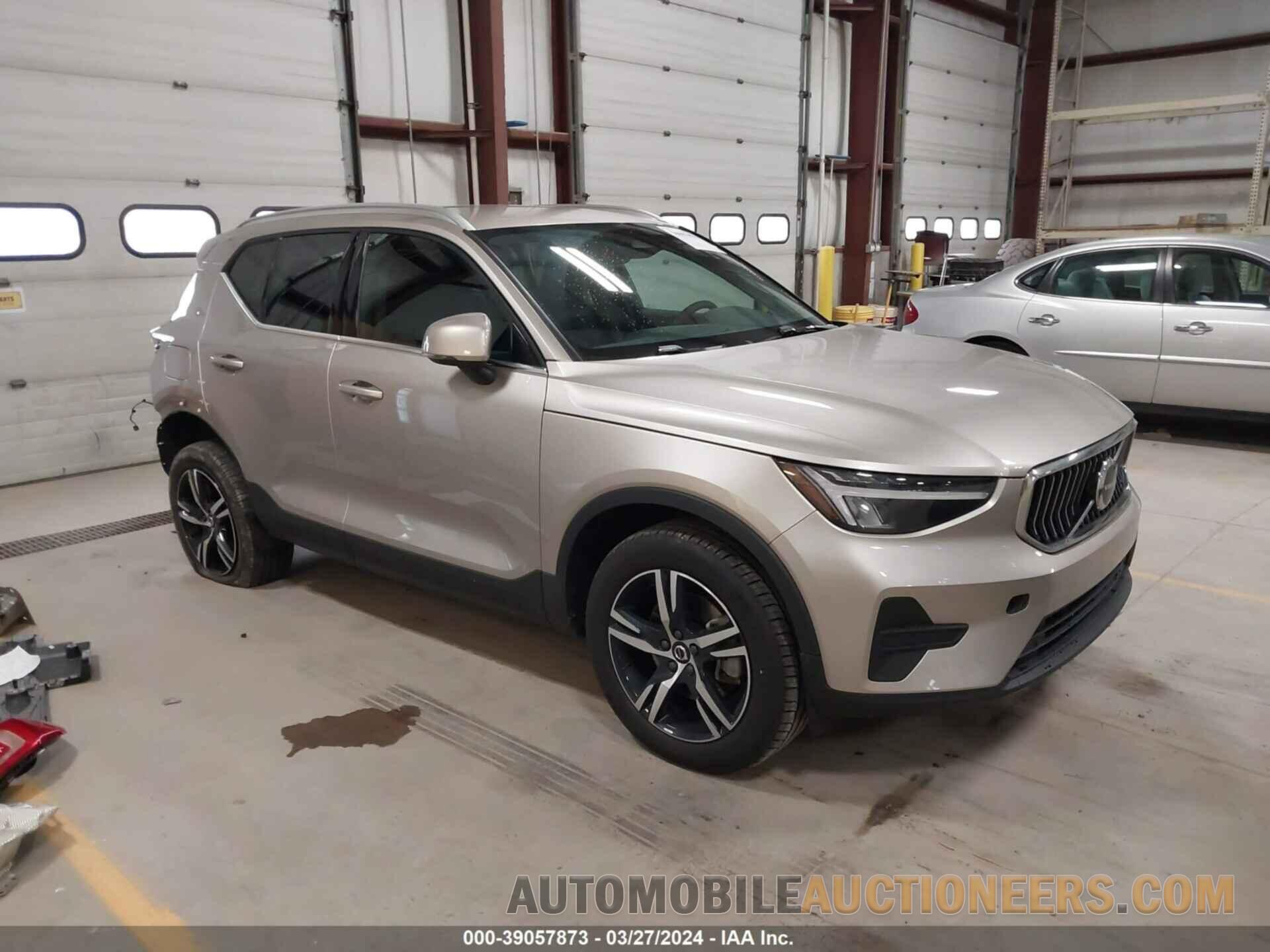 YV4L12UK5R2236871 VOLVO XC40 2024