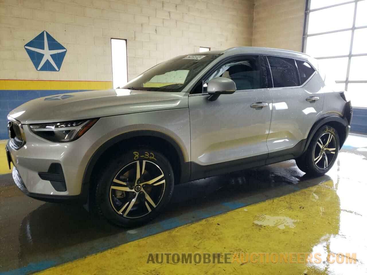 YV4L12UK5R2335691 VOLVO XC40 CORE 2024