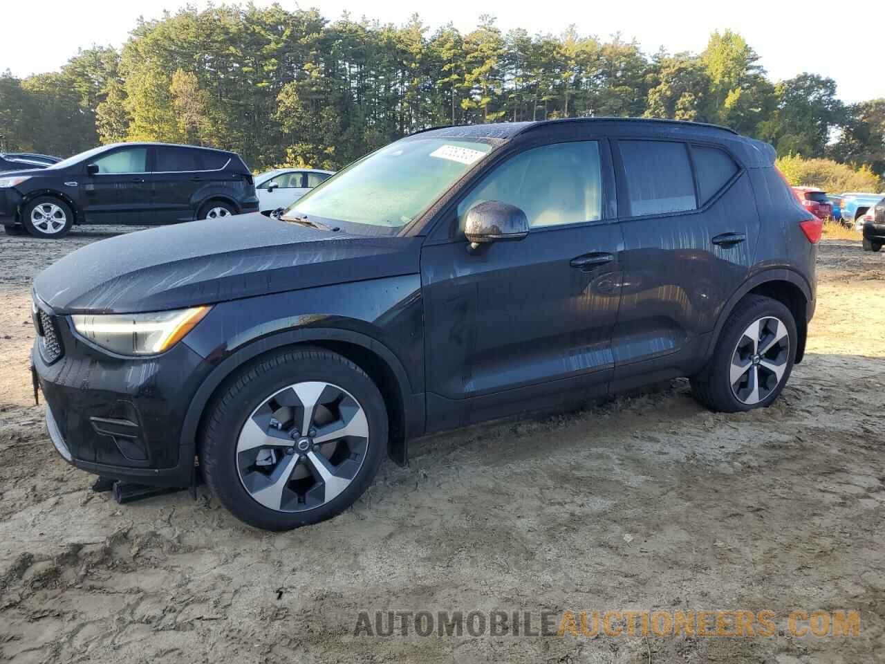 YV4L12UK7R2224575 VOLVO XC40 CORE 2024