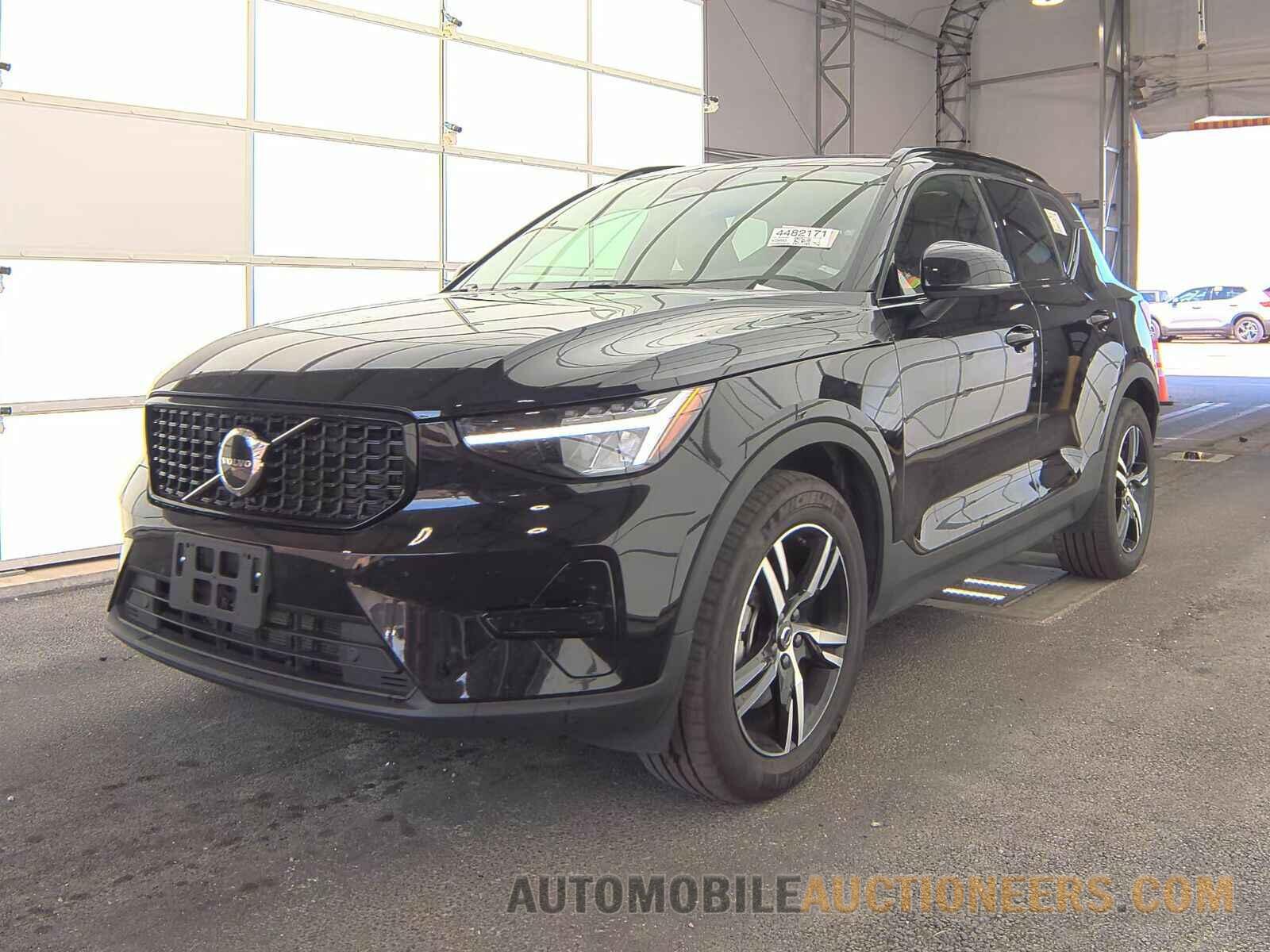 YV4L12UK7R2327351 Volvo XC40 2024