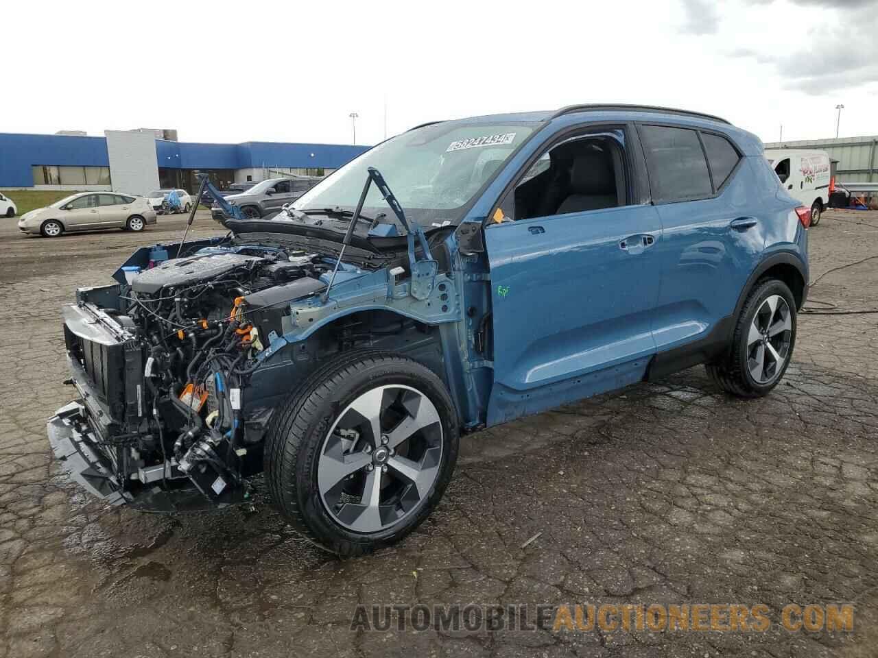 YV4L12UL2R2329615 VOLVO XC40 PLUS 2024