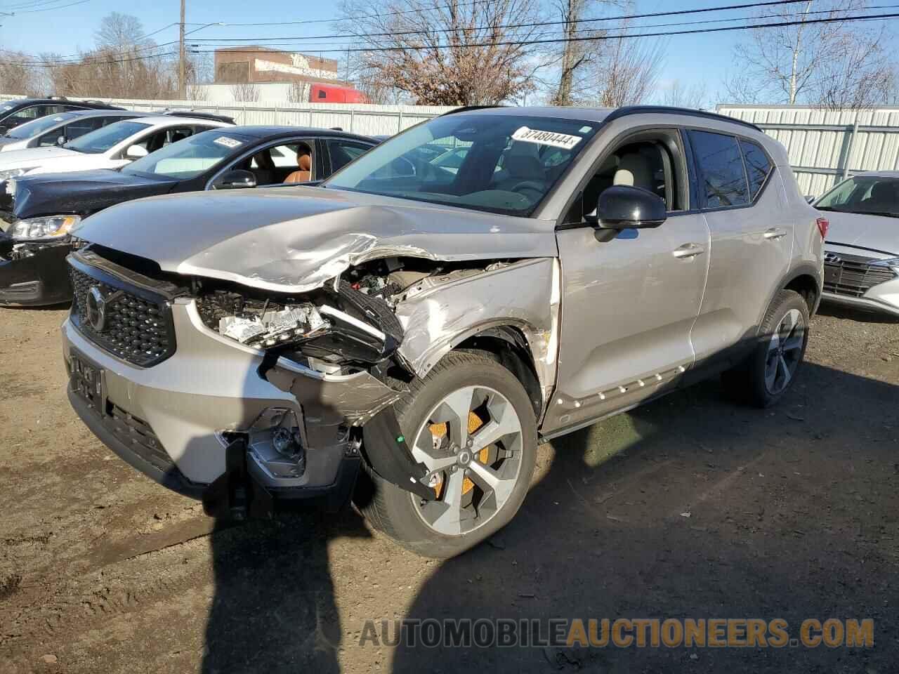 YV4L12UL3R2370187 VOLVO XC40 PLUS 2024