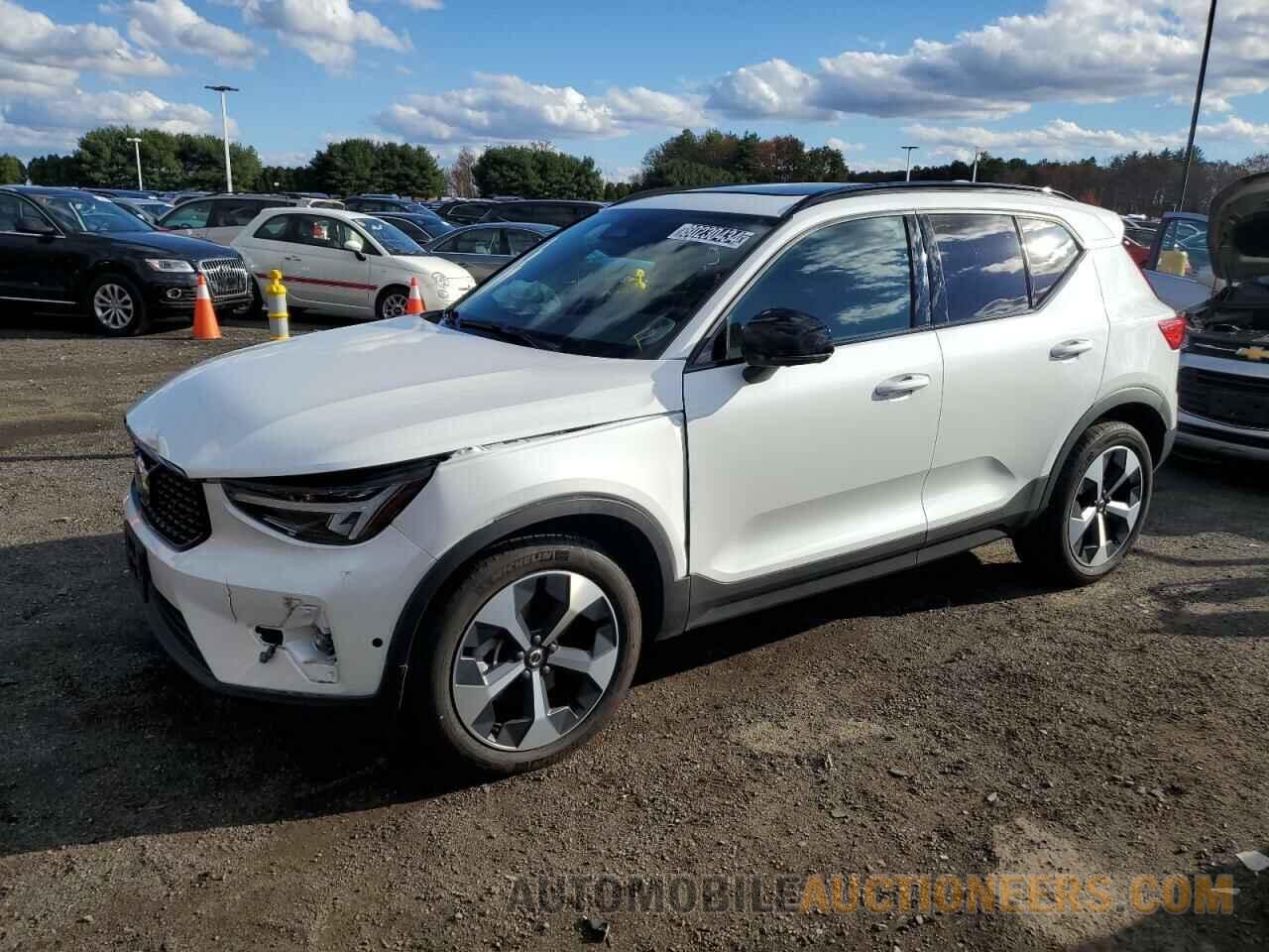 YV4L12UL4R2349624 VOLVO XC40 PLUS 2024