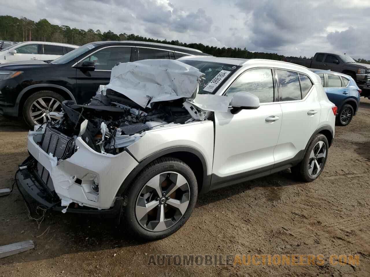 YV4L12UN0P2051313 VOLVO XC40 PLUS 2023