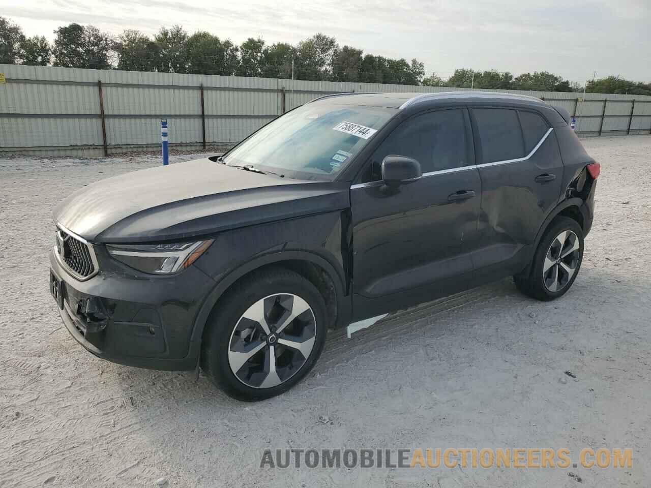 YV4L12UN0P2949507 VOLVO XC40 PLUS 2023