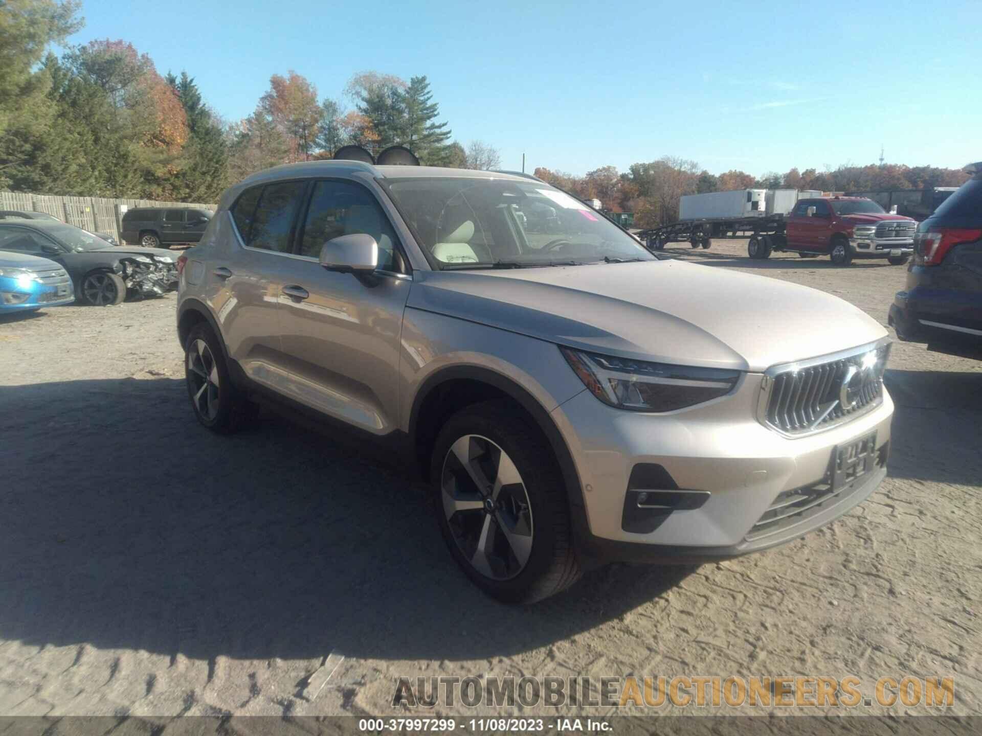 YV4L12UN2P2948861 VOLVO XC40 2023