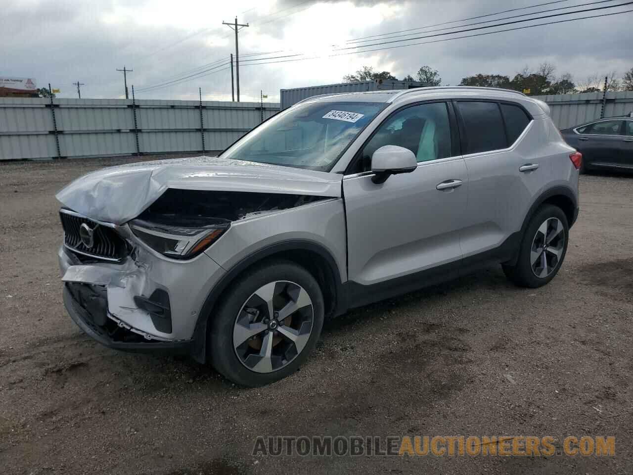 YV4L12UN4P2927283 VOLVO XC40 PLUS 2023