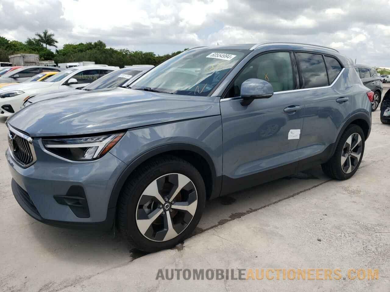 YV4L12UN6P2989283 VOLVO XC40 PLUS 2023