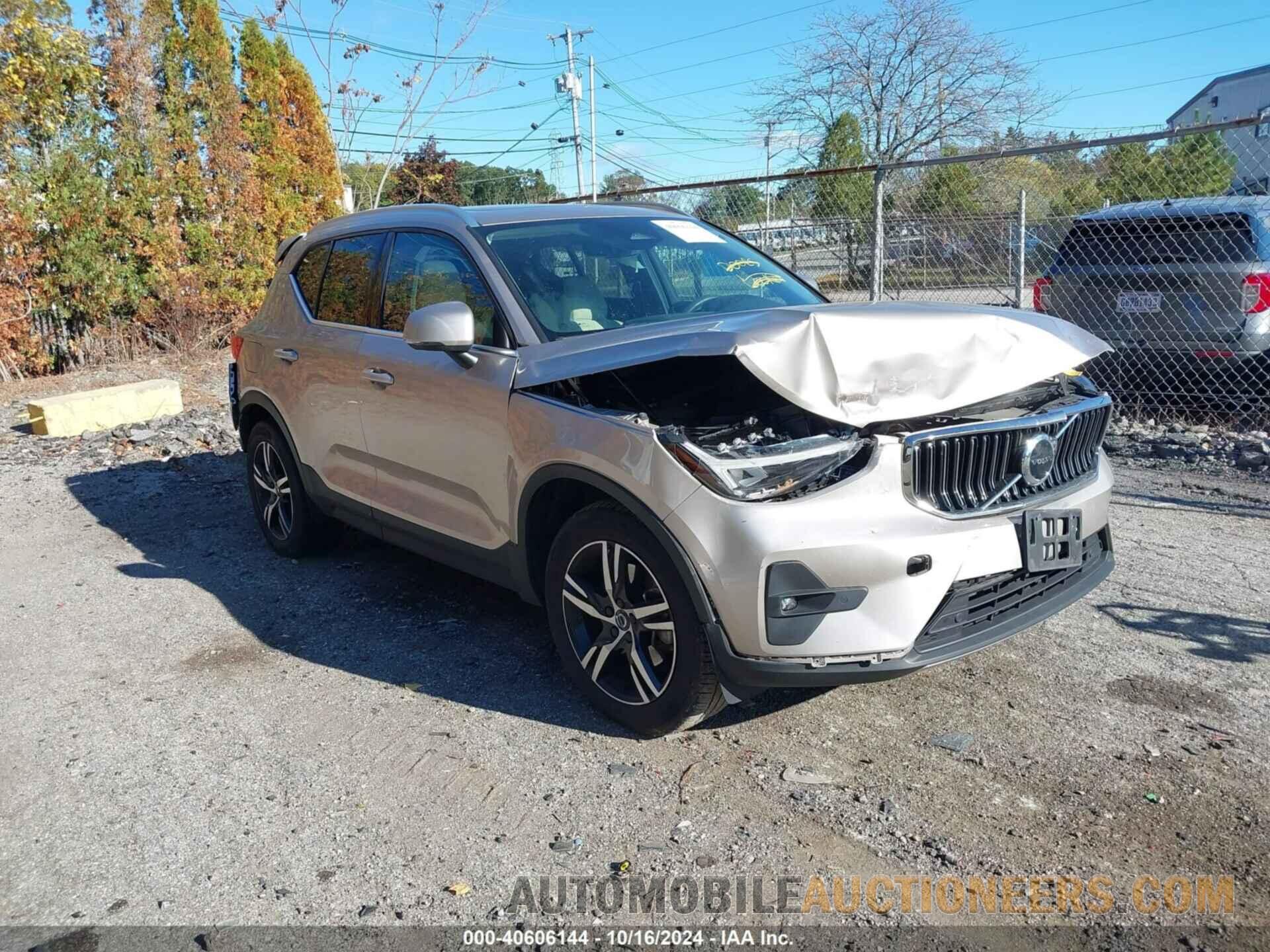 YV4L12UN8P2970573 VOLVO XC40 2023