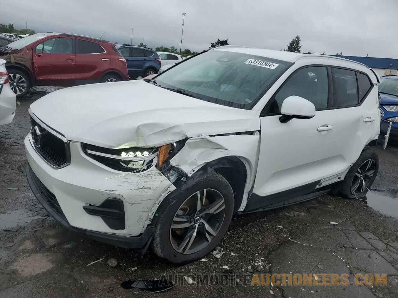 YV4L12UV6P2946336 VOLVO XC40 CORE 2023