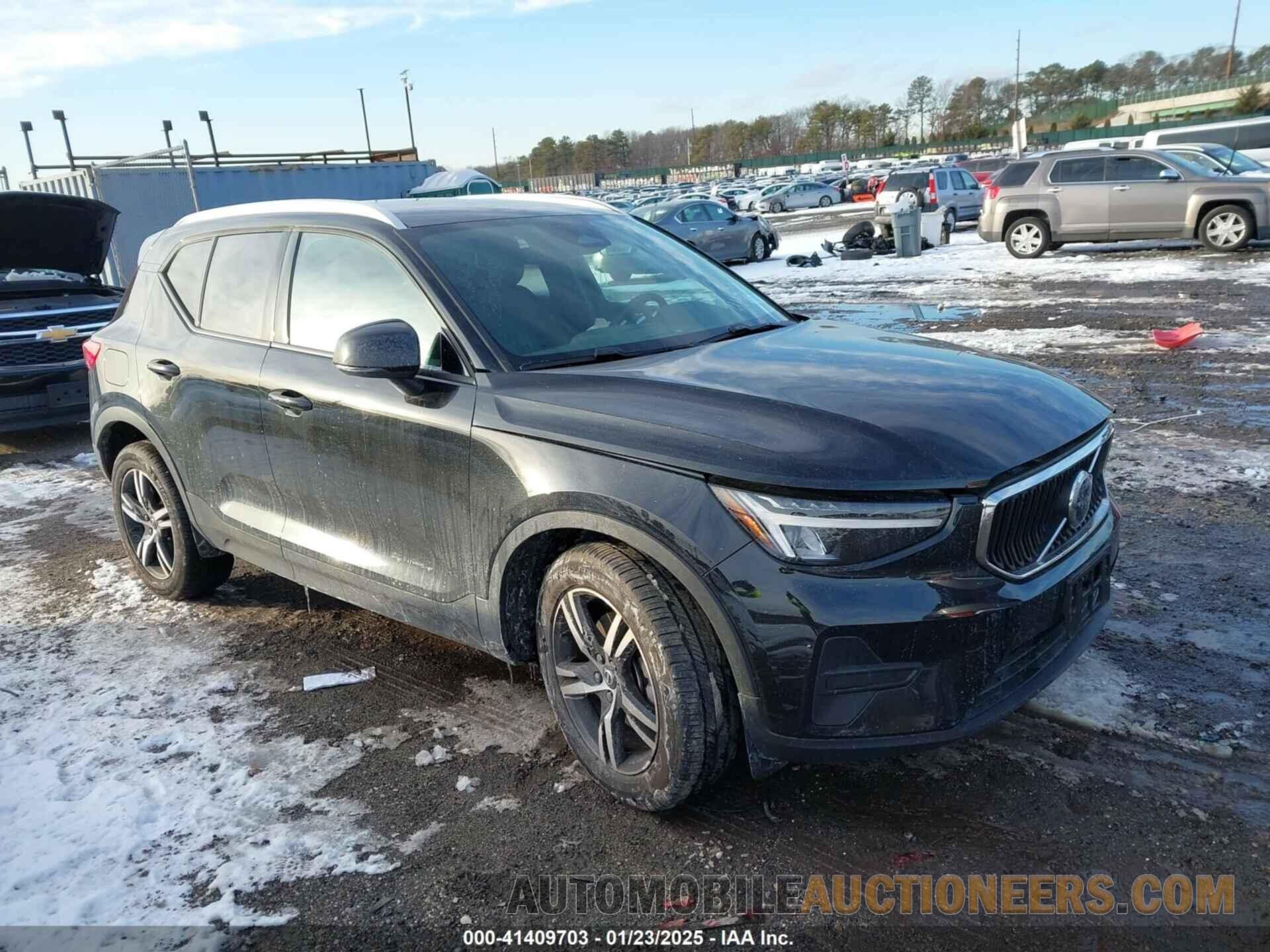 YV4L12UVXP2080009 VOLVO XC40 2023