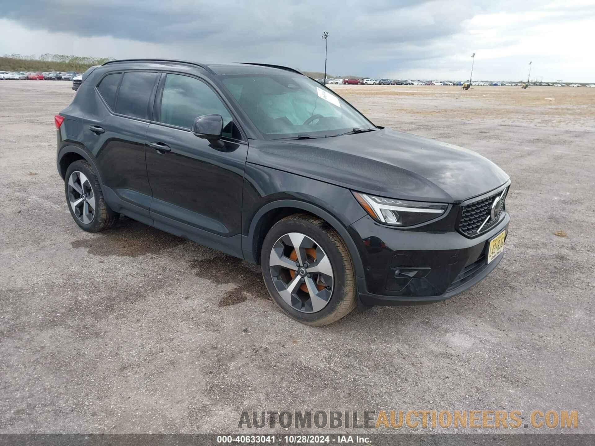 YV4L12UW0P2948592 VOLVO XC40 2023