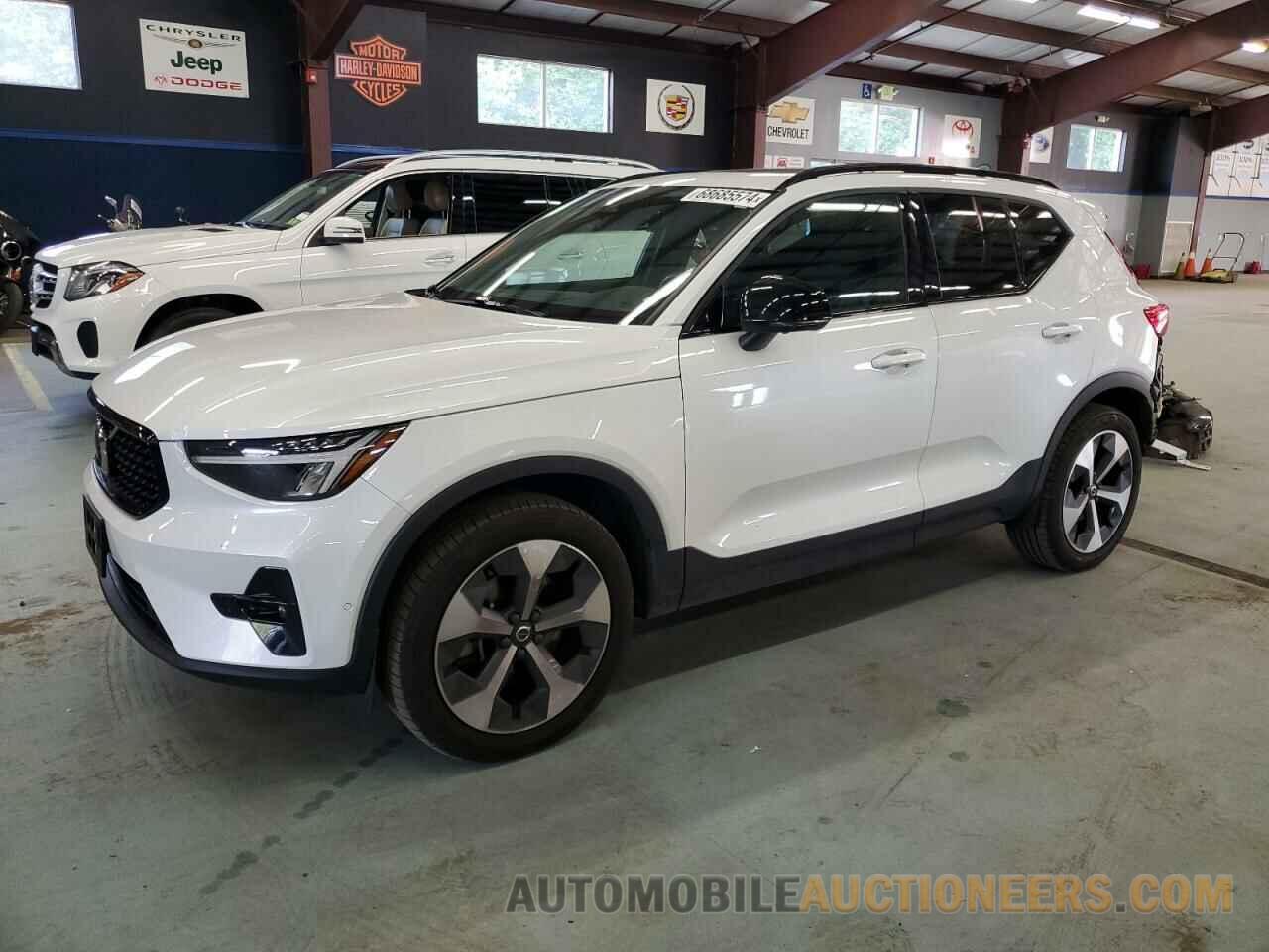 YV4L12UW2P2915500 VOLVO XC40 PLUS 2023