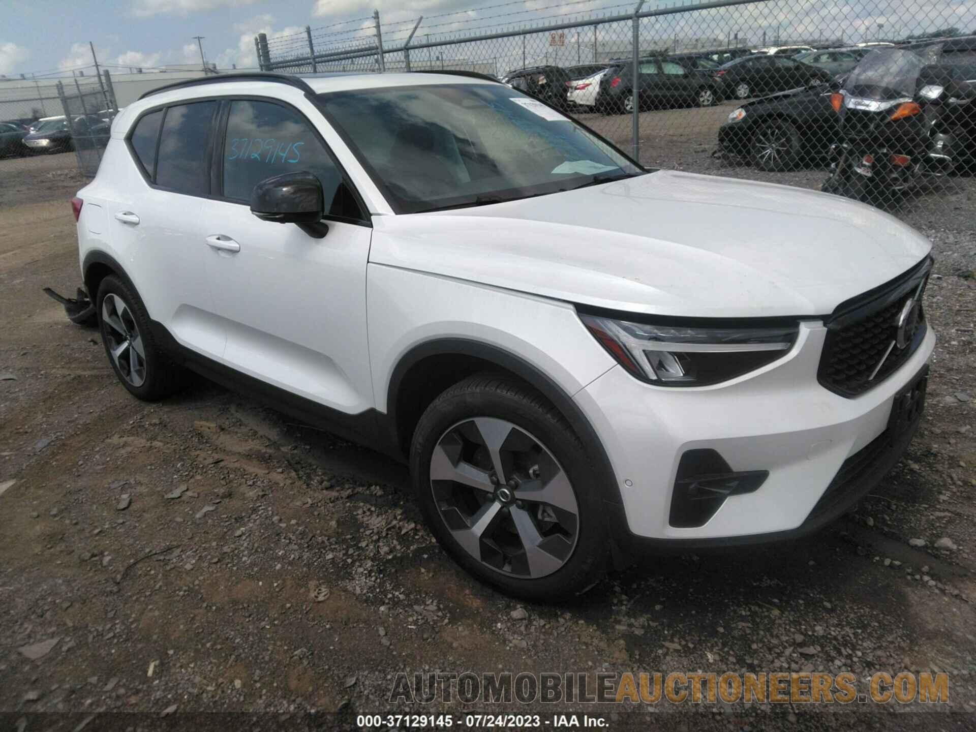 YV4L12UW2P2927226 VOLVO XC40 2023