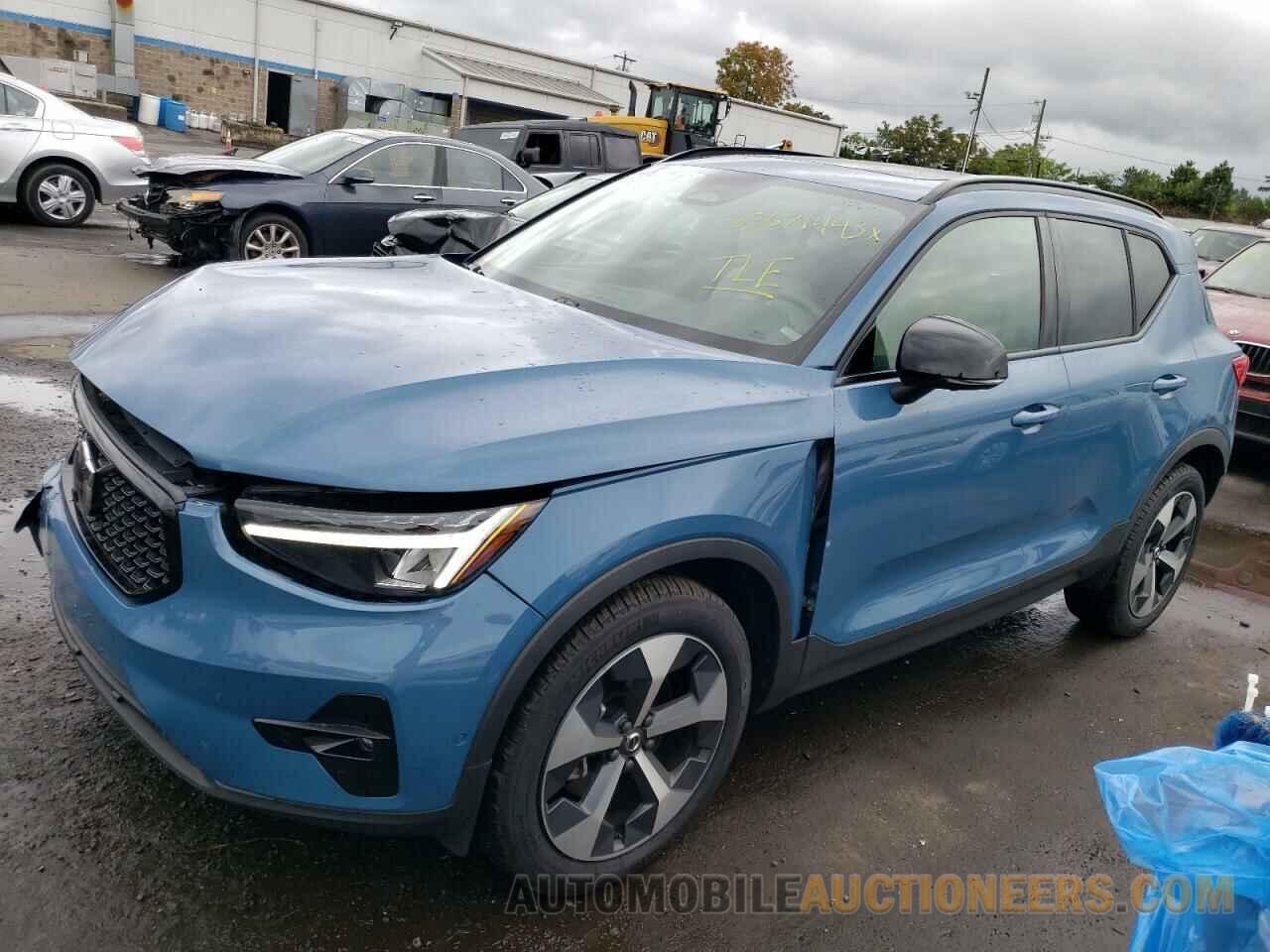 YV4L12UW3P2942737 VOLVO XC40 PLUS 2023