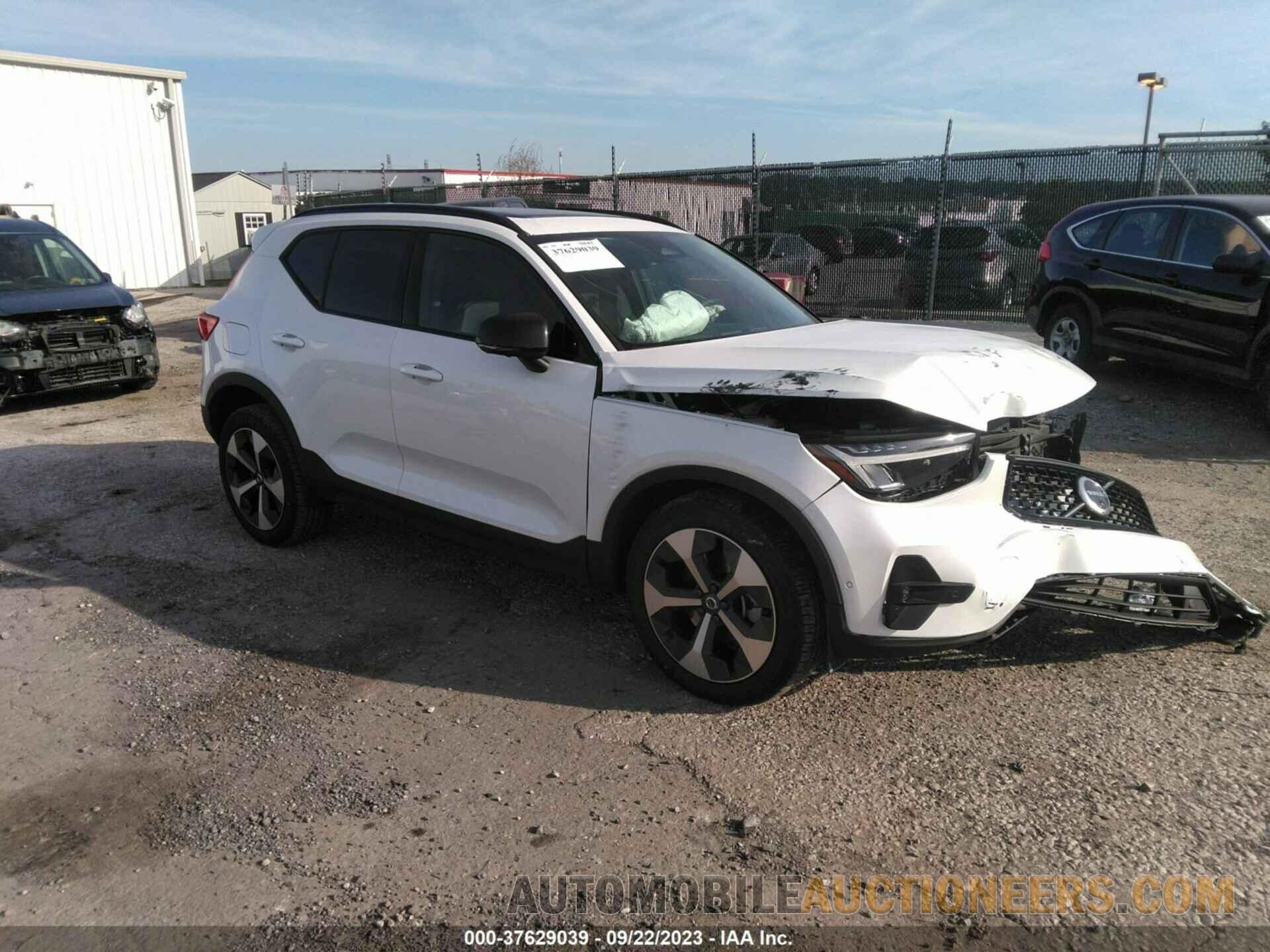 YV4L12UW4P2943699 VOLVO XC40 2023