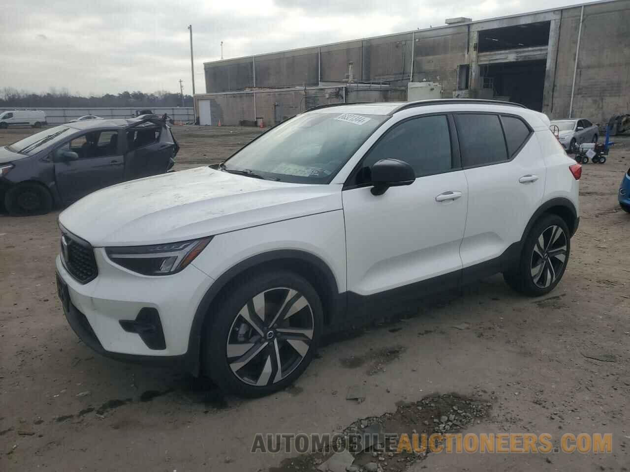 YV4L12UW5P2050957 VOLVO XC40 PLUS 2023