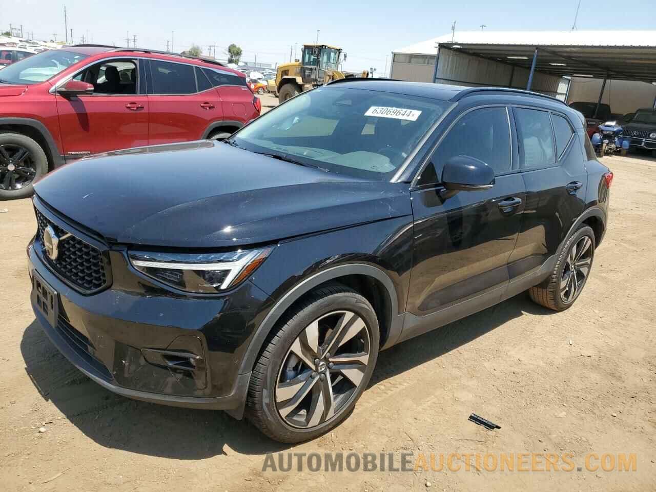 YV4L12UX4P2976632 VOLVO XC40 ULTIM 2023