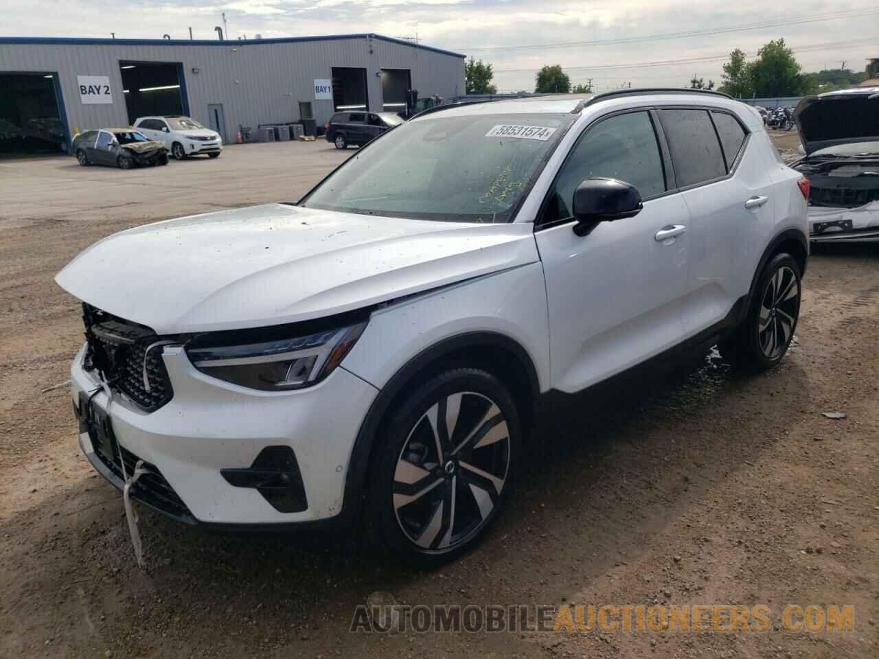 YV4L12UX7P2911435 VOLVO XC40 ULTIM 2023