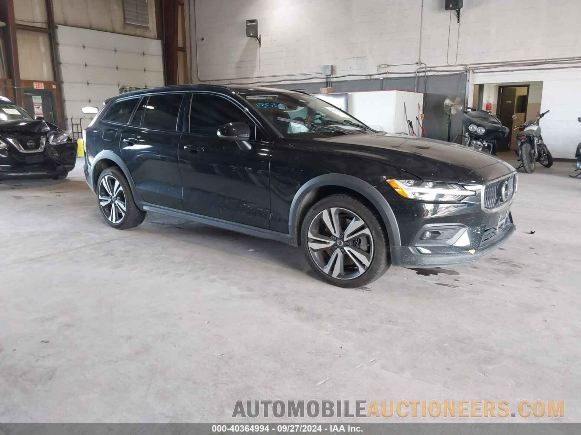 YV4L12WZ2P2107879 VOLVO V60 CROSS COUNTRY 2023